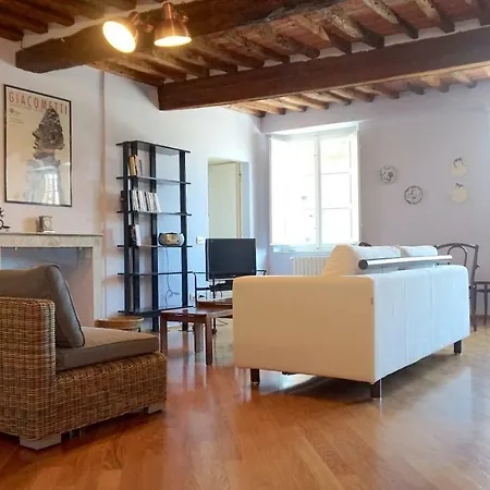 San Frediano Luxury Flat *